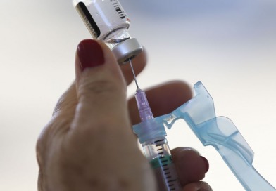 GRS Itabira e Secretaria Municipal de Saúde iniciam Campanha de Vacinação contra a Gripe com vacimóvel no Mercado Municipal em Itabira