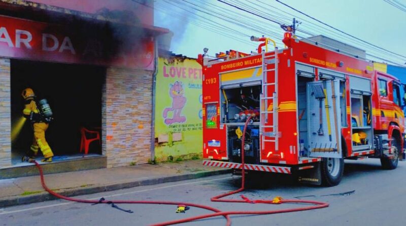 Princípio de incêndio é registrado em bar no bairro Praia, em Itabira