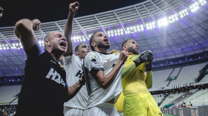 Everson brilha nos pênaltis e coloca o Galo nas oitavas