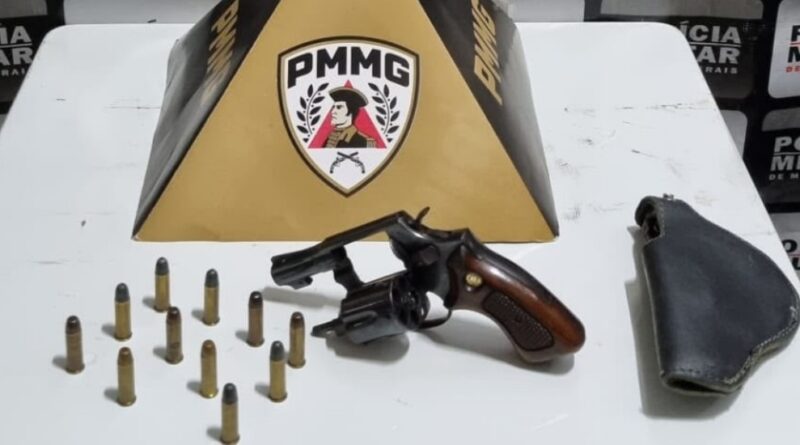 Homem é preso após ameaçar vítima com arma de fogo em Santa Bárbara
