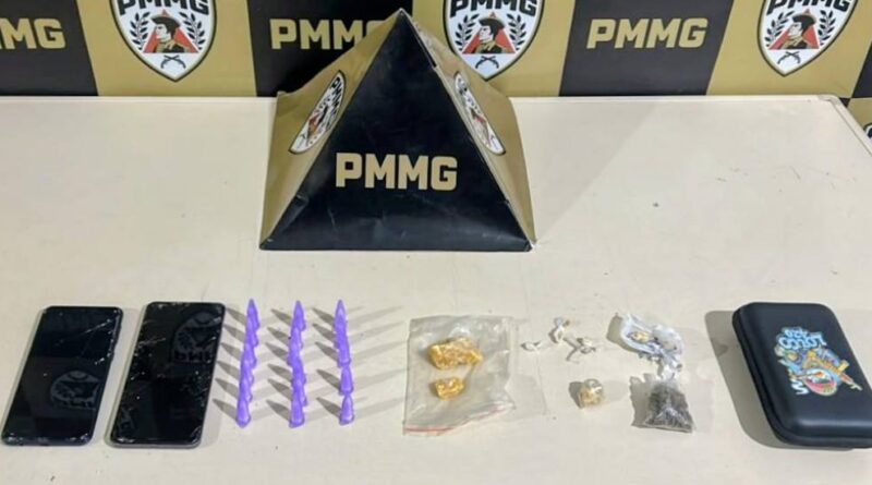 Jovem de 22 anos é preso por tráfico de drogas durante operação da Polícia Militar