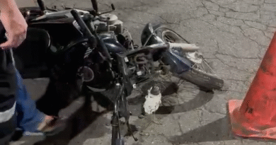 Motociclista fica ferido após colidir contra carro no bairro Areão, em Itabira