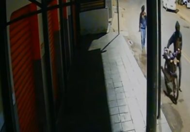 Motocicleta é furtada durante a madrugada no Centro de Itabira