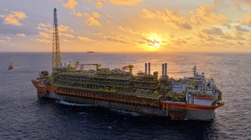 Navio-plataforma da Petrobras atinge produção máxima no pré-sal