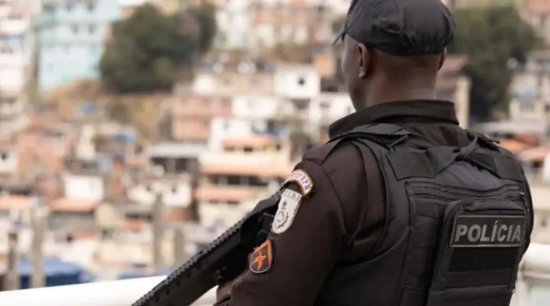 PM ocupa cinco comunidades do Complexo de Israel, no Rio