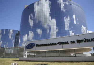 PGR deve se manifestar sobre supostas conversas entre Vorcaro e Moraes