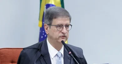 PGR pede anulação de investigação sobre conversas de Moraes e Vorcaro