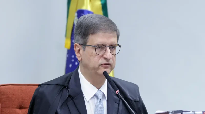 PGR pede anulação de investigação sobre conversas de Moraes e Vorcaro