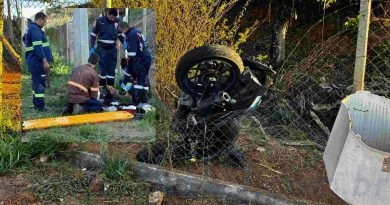 Motociclista fica ferido após colisão com carro em acesso ao bairro Ribeira, em Itabira