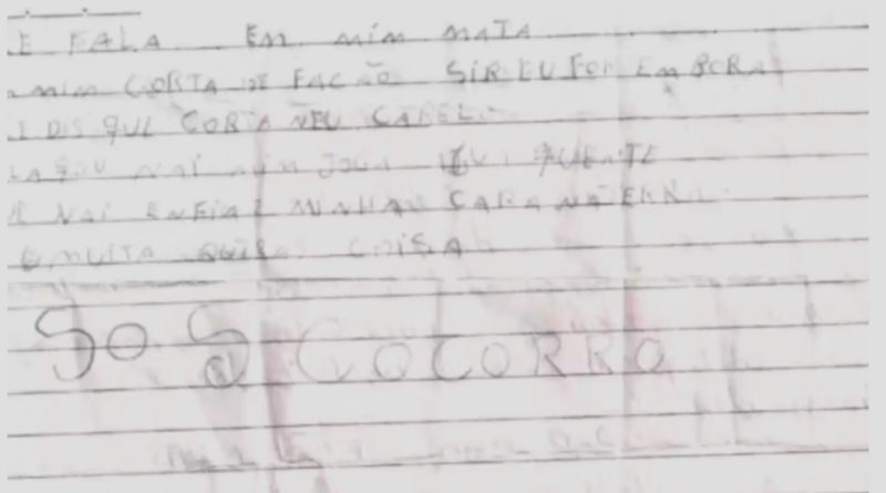 “Me ajudem”: mãe usa caderno do filho de 7 anos para pedir socorro e acaba resgatada de cárcere privado